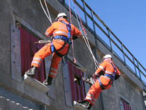 First responders undergo rope rescue training